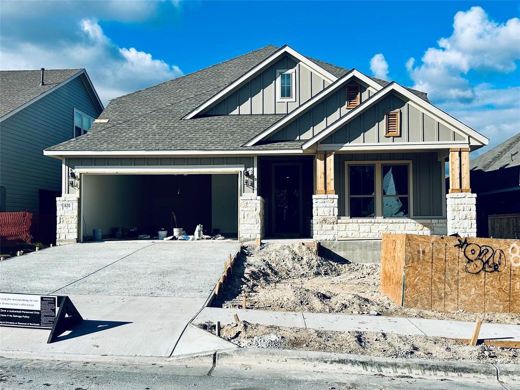 820 Sage Thrasher CIR, Dripping Springs, TX 78620