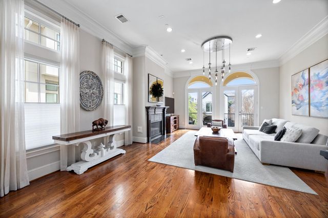 1230 W Bell Street, Houston, TX 77019