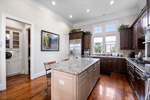 1230 W Bell Street, Houston, TX 77019