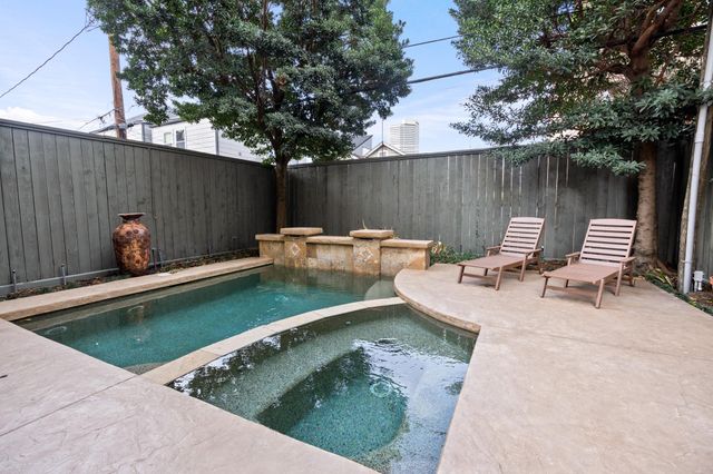 1230 W Bell Street, Houston, TX 77019