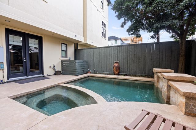 1230 W Bell Street, Houston, TX 77019