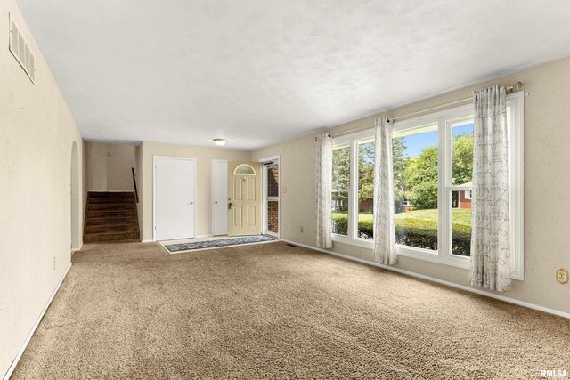 1302 JEFFERSON Street, Pekin, IL 61554