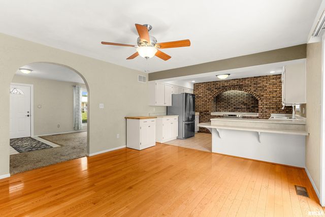 1302 JEFFERSON Street, Pekin, IL 61554