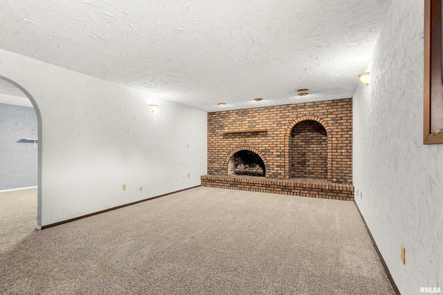 1302 JEFFERSON Street, Pekin, IL 61554