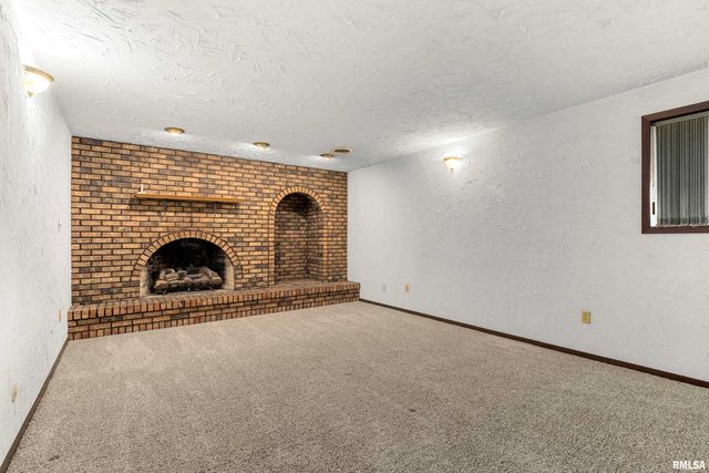 1302 JEFFERSON Street, Pekin, IL 61554