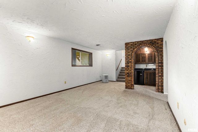 1302 JEFFERSON Street, Pekin, IL 61554