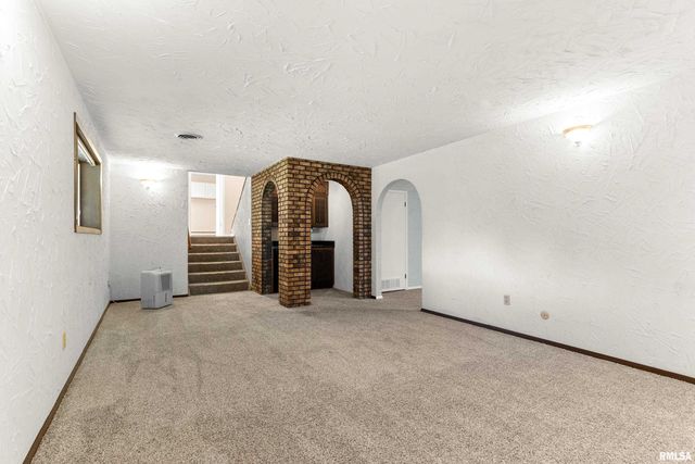 1302 JEFFERSON Street, Pekin, IL 61554