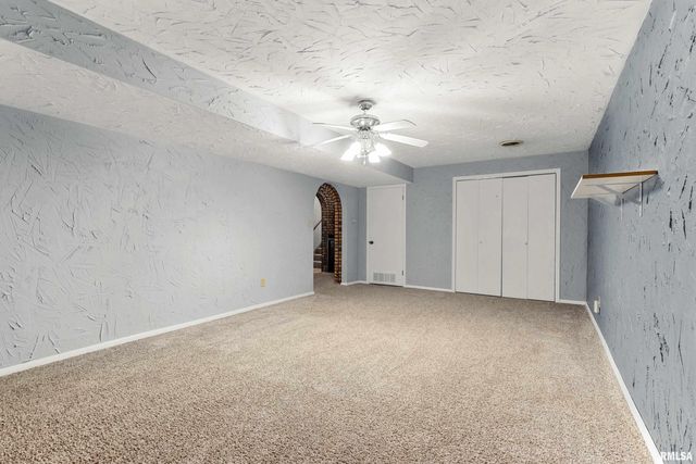 1302 JEFFERSON Street, Pekin, IL 61554