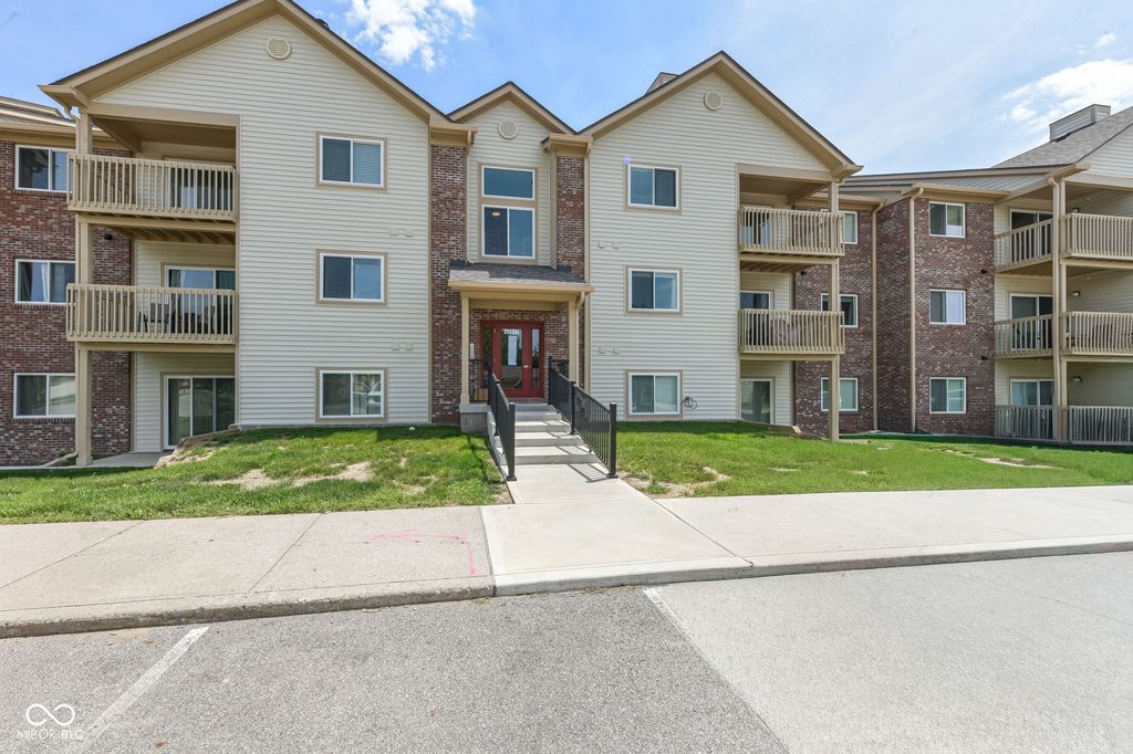 12517 Timber Creek Drive UNIT 4, Carmel, IN 46032
