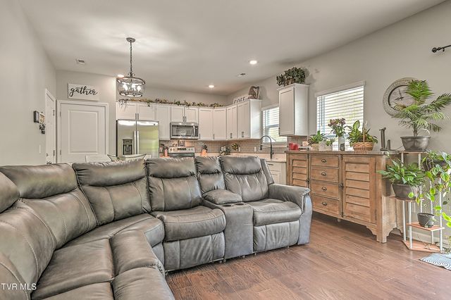 2552 Bridgeforth Crossing, Kingsport, TN 37664