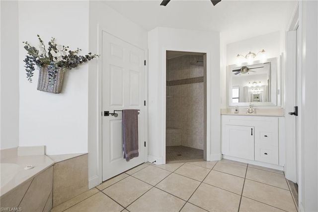 402 SW 28th ST, Cape Coral, FL 33914