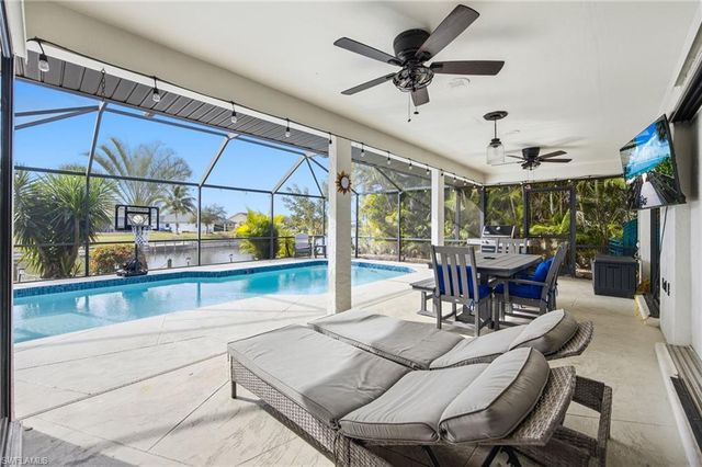 402 SW 28th ST, Cape Coral, FL 33914