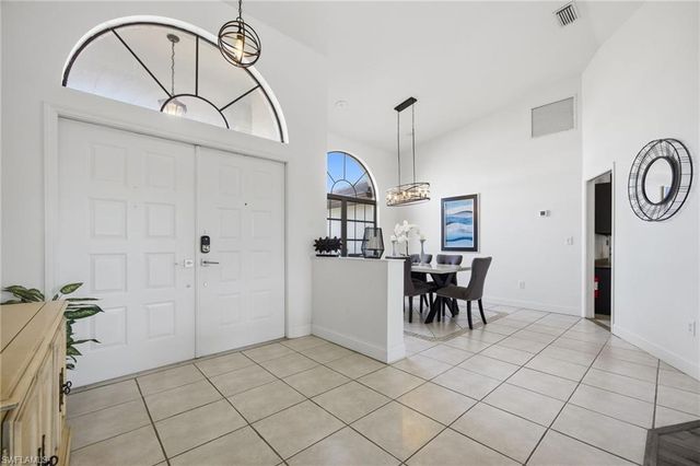 402 SW 28th ST, Cape Coral, FL 33914