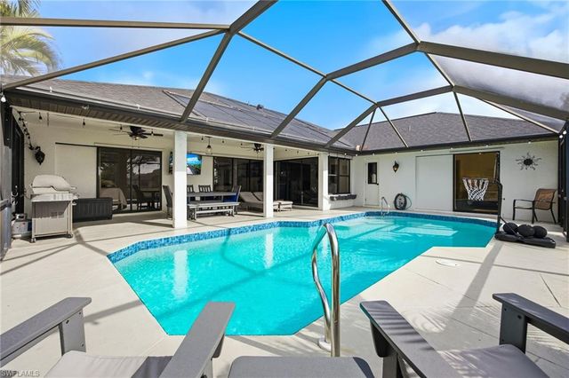 402 SW 28th ST, Cape Coral, FL 33914