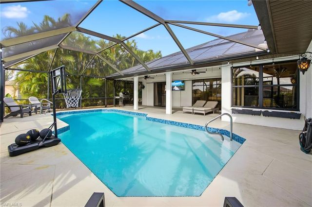 402 SW 28th ST, Cape Coral, FL 33914