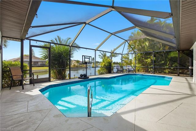 402 SW 28th ST, Cape Coral, FL 33914