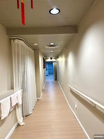 400 Bergen Boulevard, Palisades Park, NJ 07650