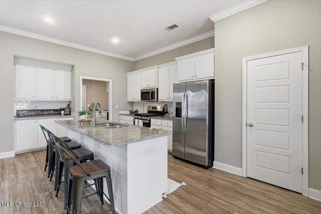 608 Westfield Drive, Pearl, MS 39208