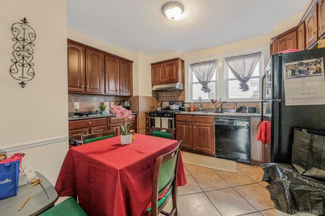 168 Stephenson Boulevard, New Rochelle, NY 10801