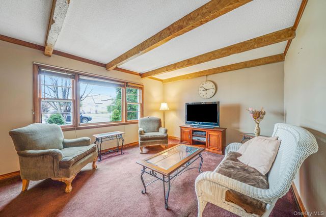 90 Haven Lane, Levittown, NY 11756