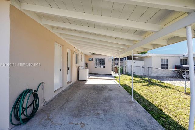 670 SE 1st St, Hialeah, FL 33010