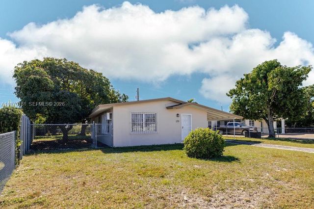670 SE 1st St, Hialeah, FL 33010