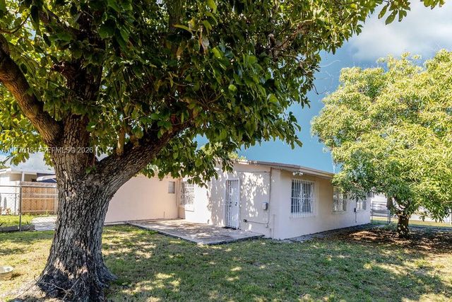 670 SE 1st St, Hialeah, FL 33010