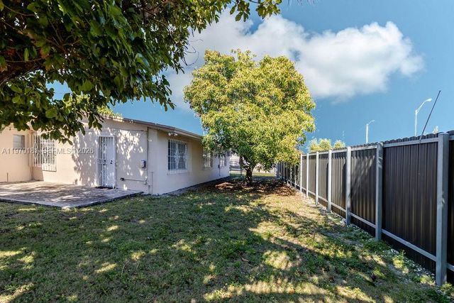 670 SE 1st St, Hialeah, FL 33010