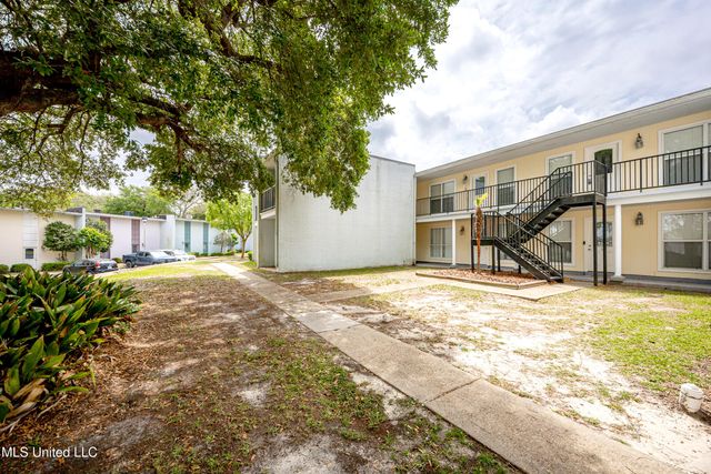 3230 Cumberland Road, 18, Ocean Springs, MS 39564