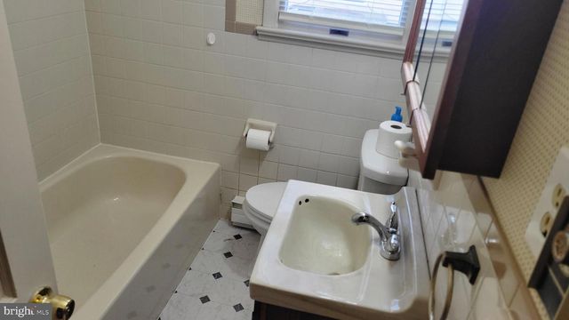 221 DEVONSHIRE RD, Hagerstown, MD 21740