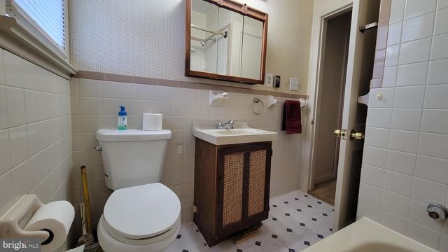 221 DEVONSHIRE RD, Hagerstown, MD 21740