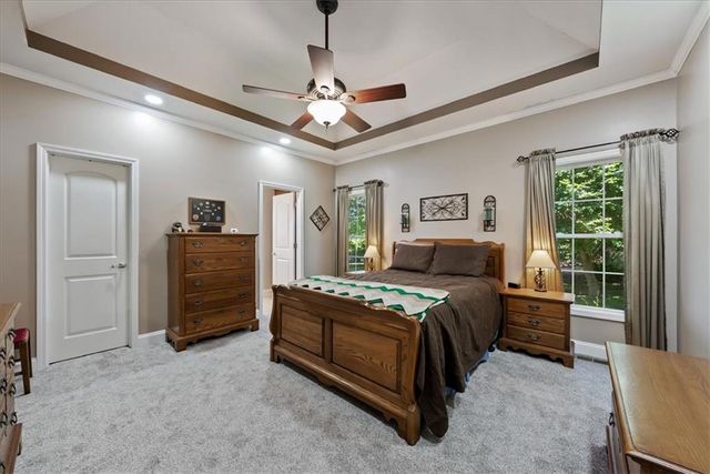 6989 141st Street, Basehor, KS 66007