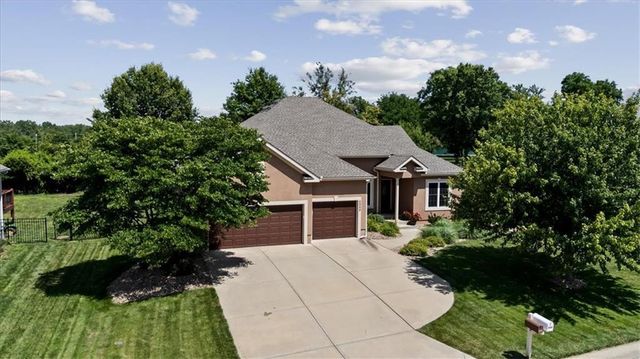 6989 141st Street, Basehor, KS 66007