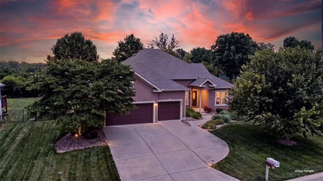 6989 141st Street, Basehor, KS 66007