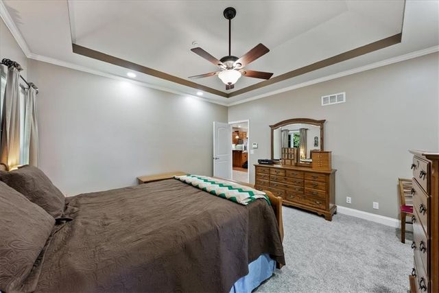 6989 141st Street, Basehor, KS 66007