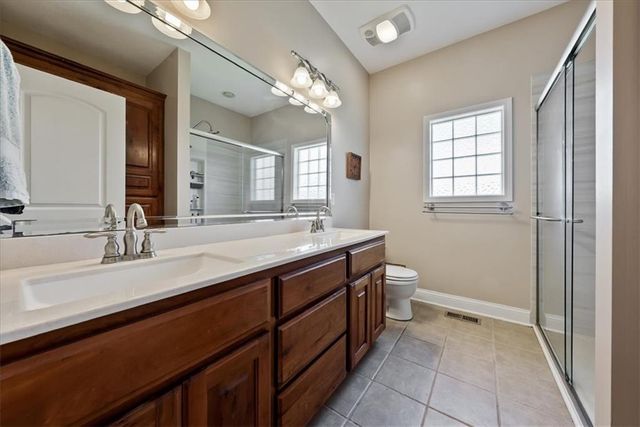 6989 141st Street, Basehor, KS 66007
