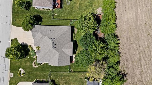 6989 141st Street, Basehor, KS 66007
