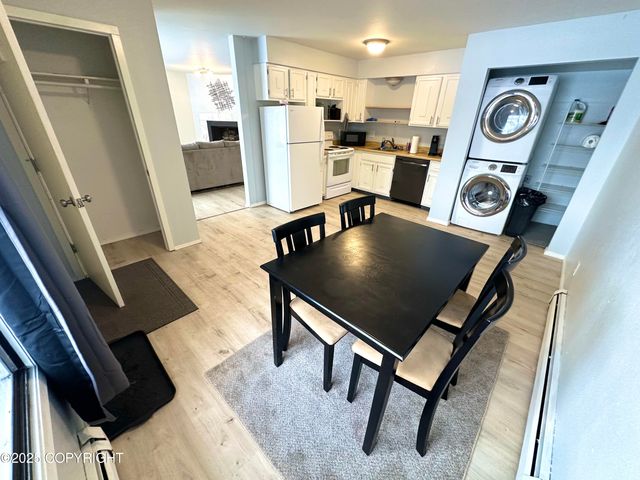2808 Iris Drive, Anchorage, AK 99517