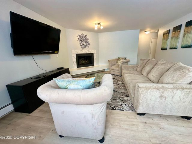 2808 Iris Drive, Anchorage, AK 99517