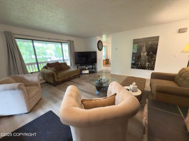 2808 Iris Drive, Anchorage, AK 99517