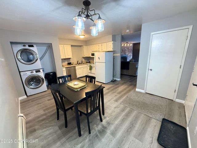 2808 Iris Drive, Anchorage, AK 99517