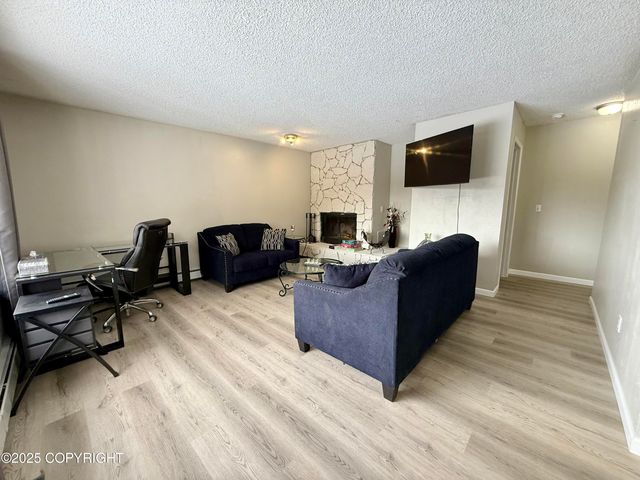 2808 Iris Drive, Anchorage, AK 99517
