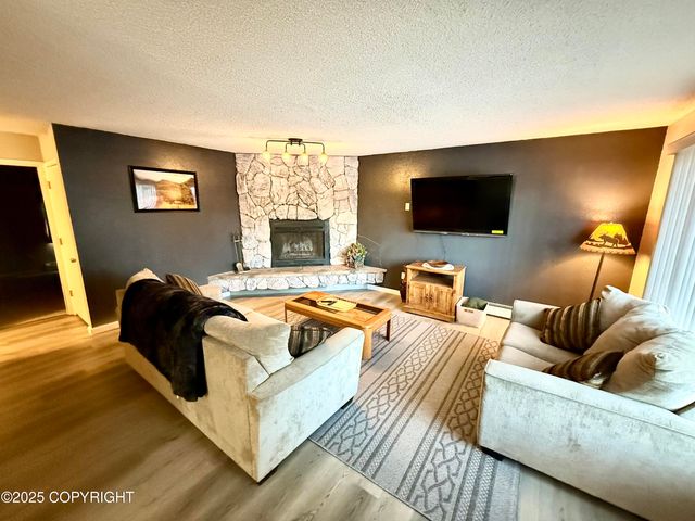 2808 Iris Drive, Anchorage, AK 99517
