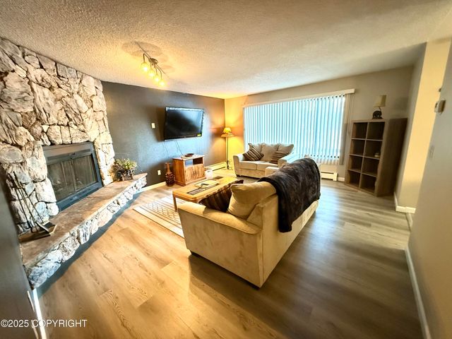 2808 Iris Drive, Anchorage, AK 99517