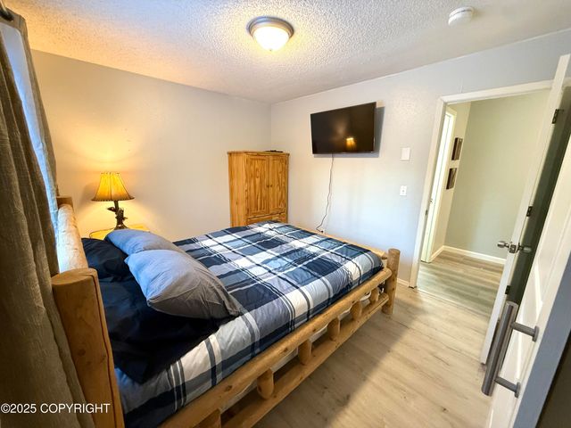 2808 Iris Drive, Anchorage, AK 99517