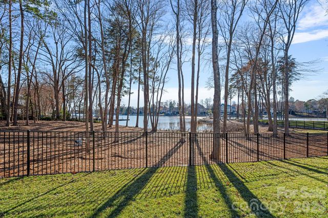 111 Kent Court, Mooresville, NC 28117