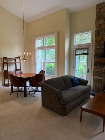 494 Ferndale Lane, Prospect Heights, IL 60070