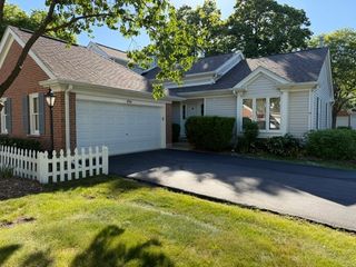 494 Ferndale Lane, Prospect Heights, IL 60070