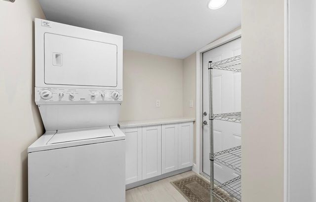 2000 NE 17 Court, Fort Lauderdale, FL 33304