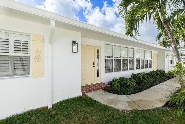 2000 NE 17 Court, Fort Lauderdale, FL 33304